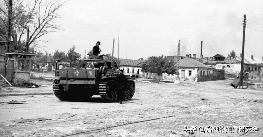 七月飞火-100张珍贵图片中的1942年沃罗涅日血战今与昔（上）