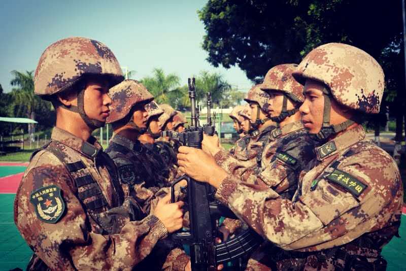 退伍季戎马一生归来仍是少年,退伍季一声战友一生战友