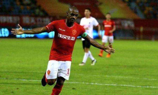 自宣离队!穆里奇告别梅县铁汉,是否记得天体的《讲不出再见》?