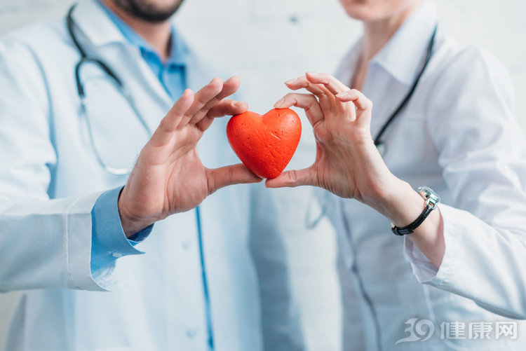 心跳过快或者过慢是冠心病吗,心跳过快是心脏衰竭吗