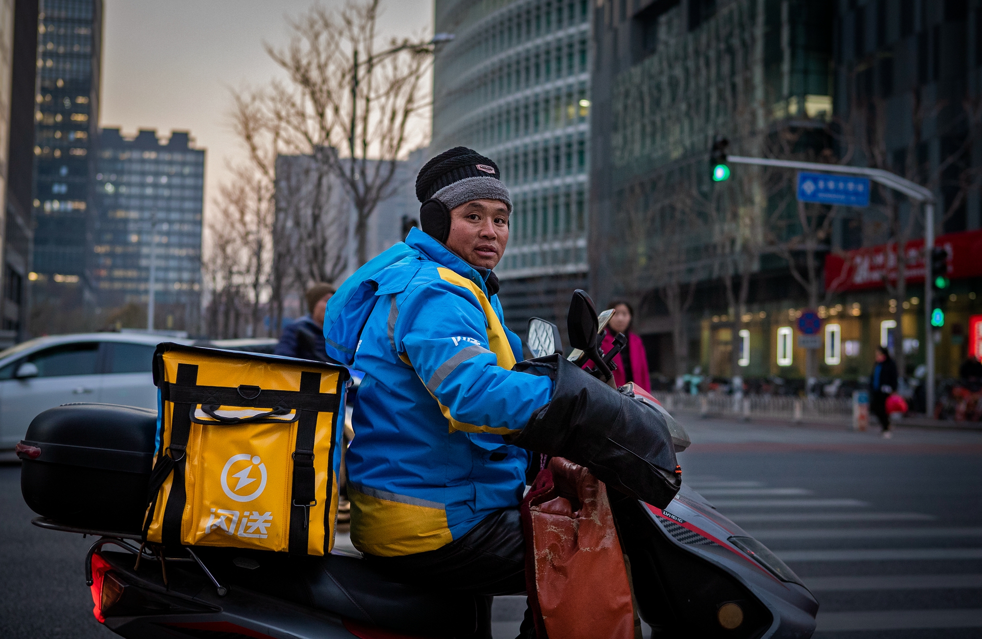 佳能eos1dxmarkiii价格,与佳能1dxmarkii同级别eosr系列