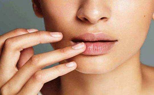 涂口红不爱掉色的正确方式,涂口红最怕什么颜色