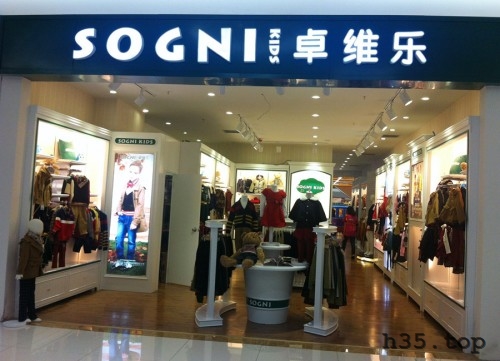 最新童装店双门头装修效果图,童装店怎么装修才有顾客