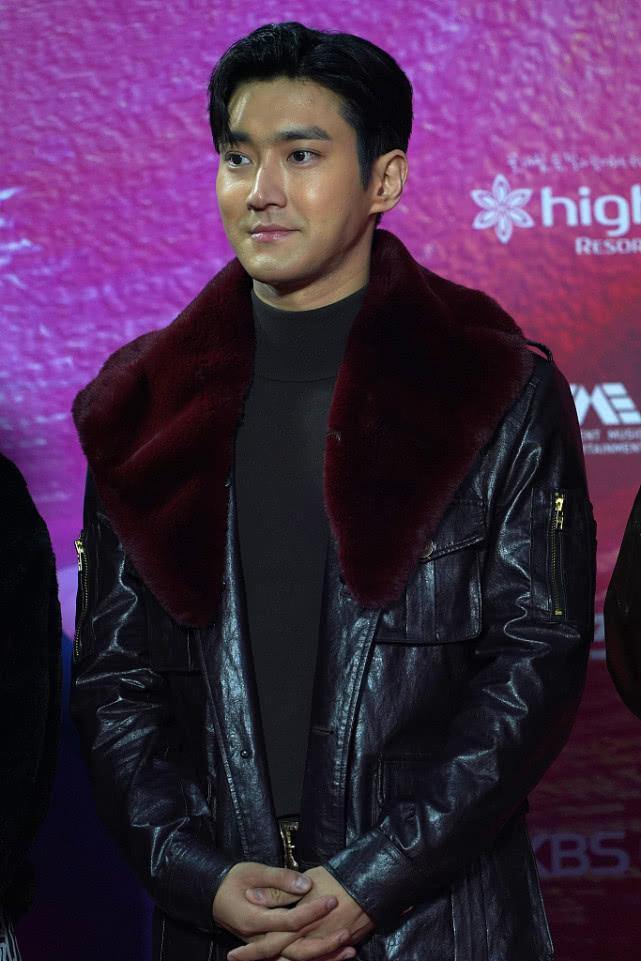 崔始源机场大衣,毛呢大衣崔始源