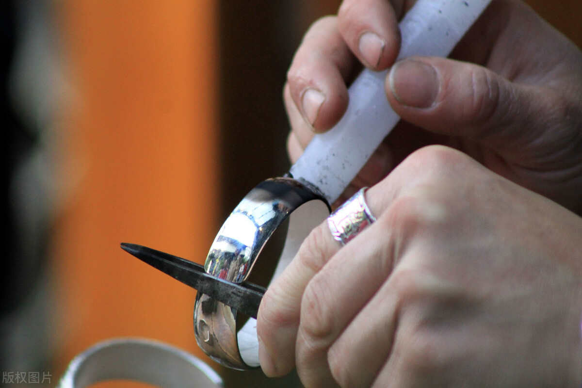 怎样分辨银饰品的真假,怎样辨别银饰品真假