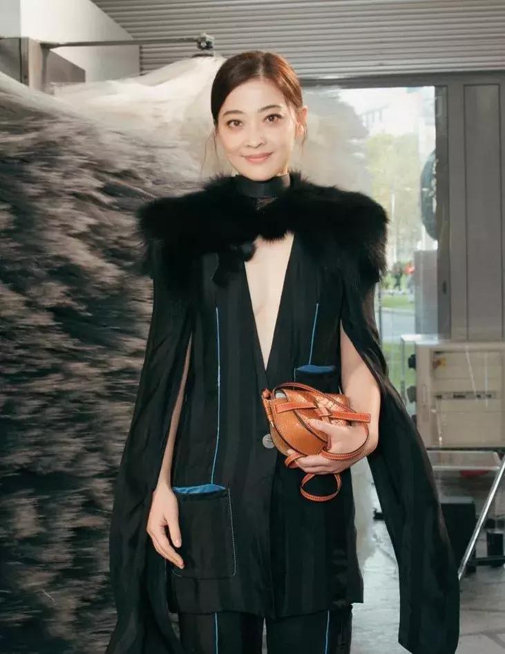 买包都是女人难逃的“宿命”