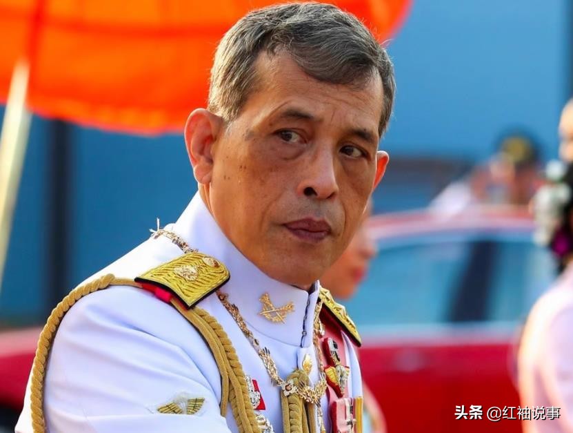 提帮功缺席泰王70岁生日,69岁泰王终于回心转意