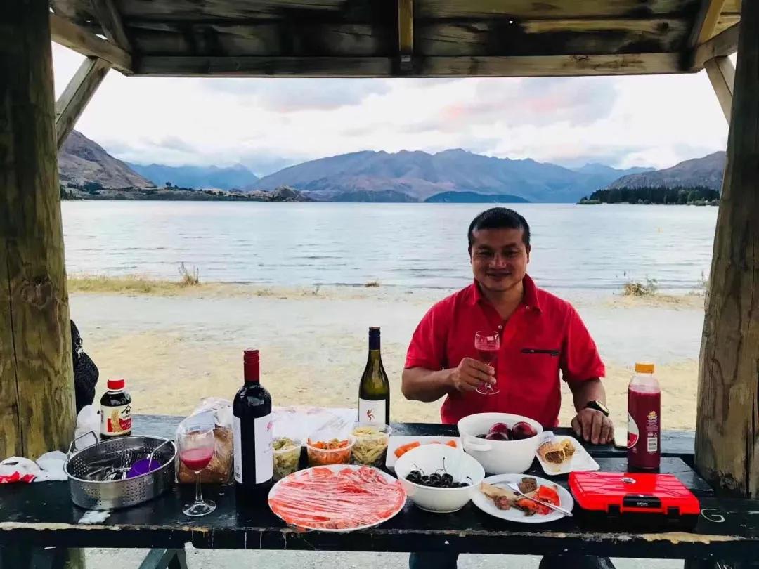 万能张与嬉嬉旅行