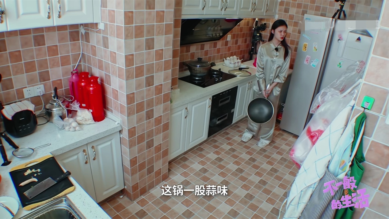 林允爸爸年轻的时候,林允父母综艺节目视频