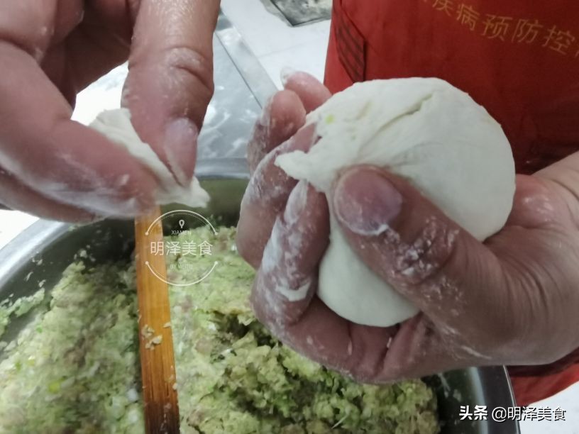 做馅饼和面的方法告诉我一下,做馅饼时如何让馅饼皮薄如纸