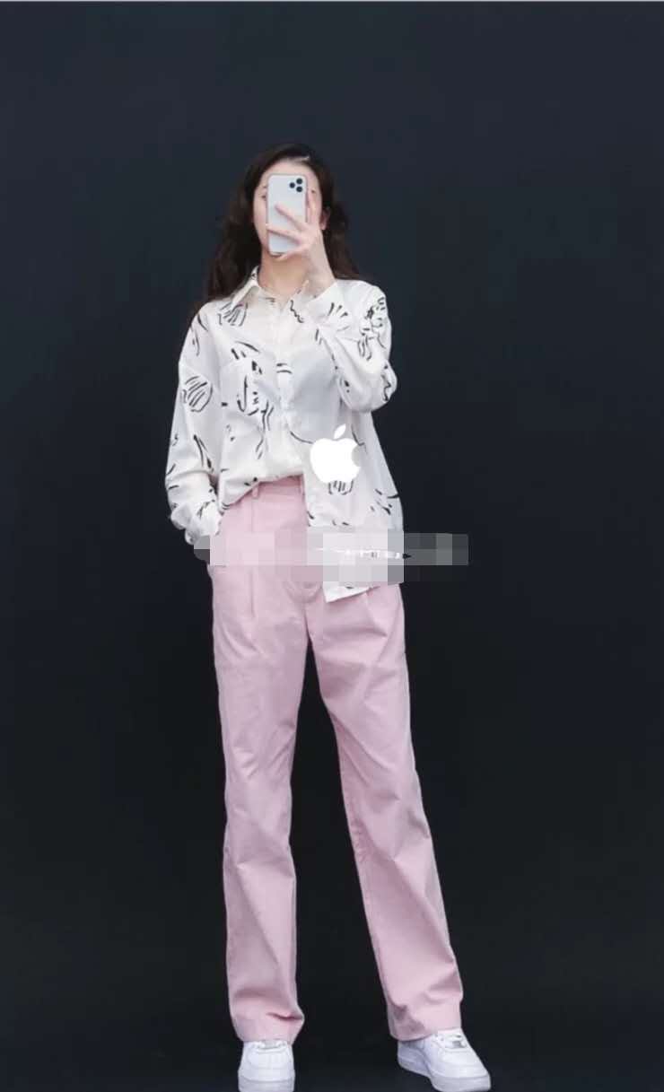 小孩粉色上衣配什么裤子好看,粉色裤子配什么颜色上衣好看女孩