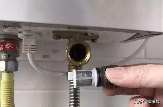 热水器热水出水小怎么解决,热水器开水出水小是怎么回事