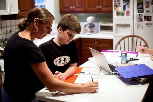 孩子一碰到难题就不愿意动脑,孩子一遇难题就搜答案怎么办