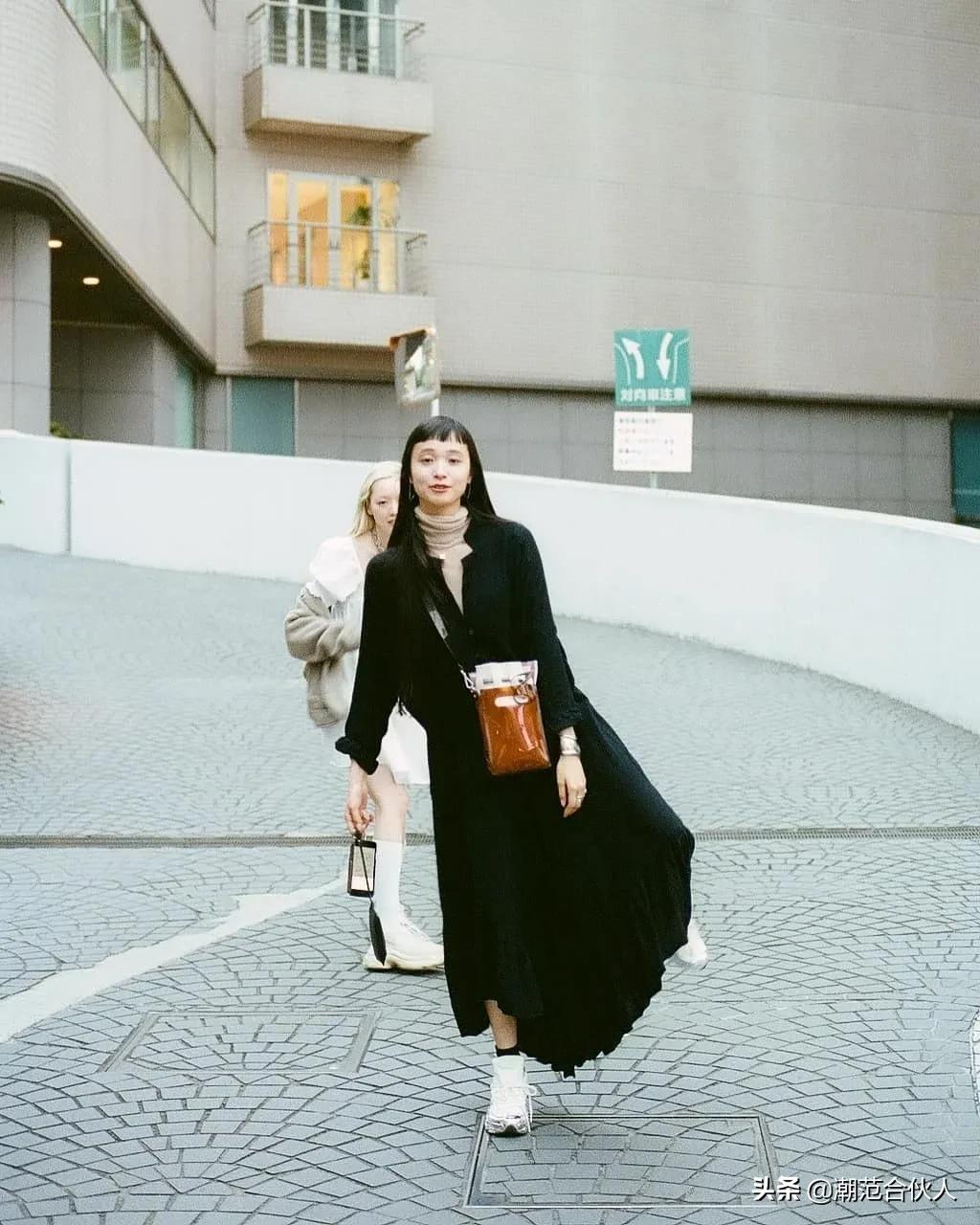 楂樹釜瀛愭儏渚ｆ挒鑹茬郴绌挎惌,鎾炶～鍑犵巼鏋佷綆鎯呬荆绌挎惌蹇冩満璧锋潵