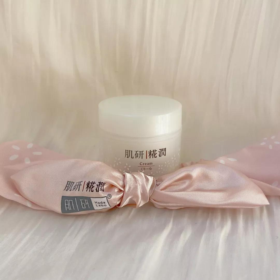 细纹已经开始向你宣战！赶紧pick好你的第一瓶抗初老产品