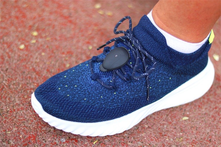 穿袜子是一种什么体验,穿袜套的鞋