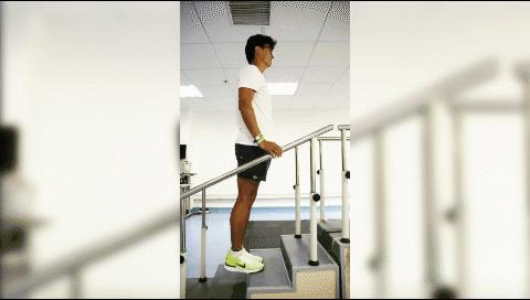 崴脚冰敷的正确做法,崴脚后怎么冰敷和热敷