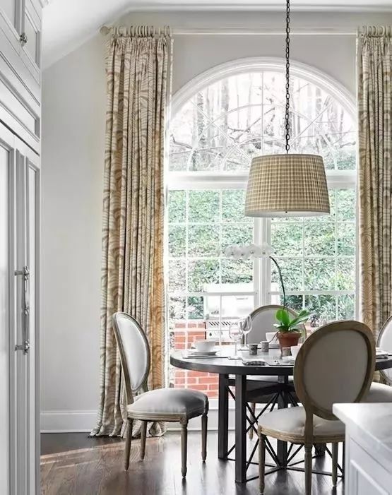 别墅客厅窗帘最新款式效果图,2020别墅窗帘