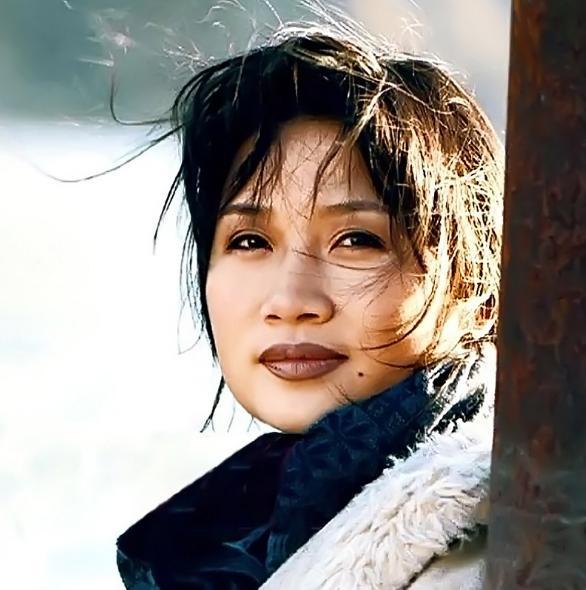 李娜从一代歌后到削发为尼,李娜从一代歌后去哪了