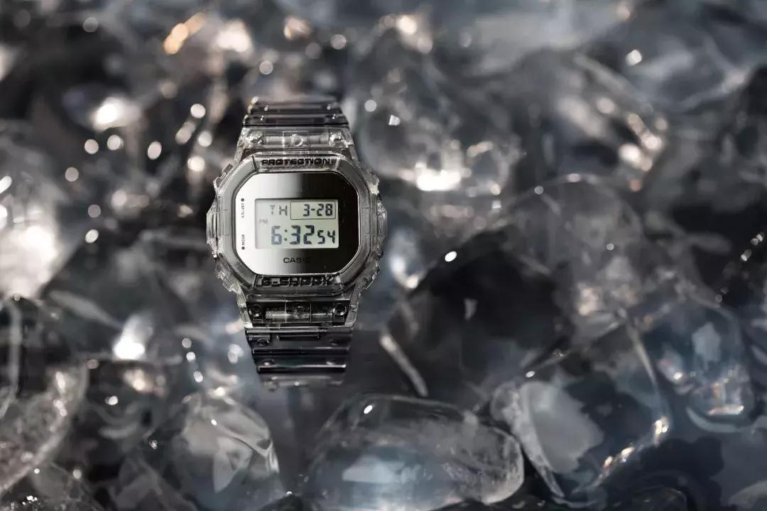 荷尔蒙最爆棚的手表,逆天荷尔蒙透明手表