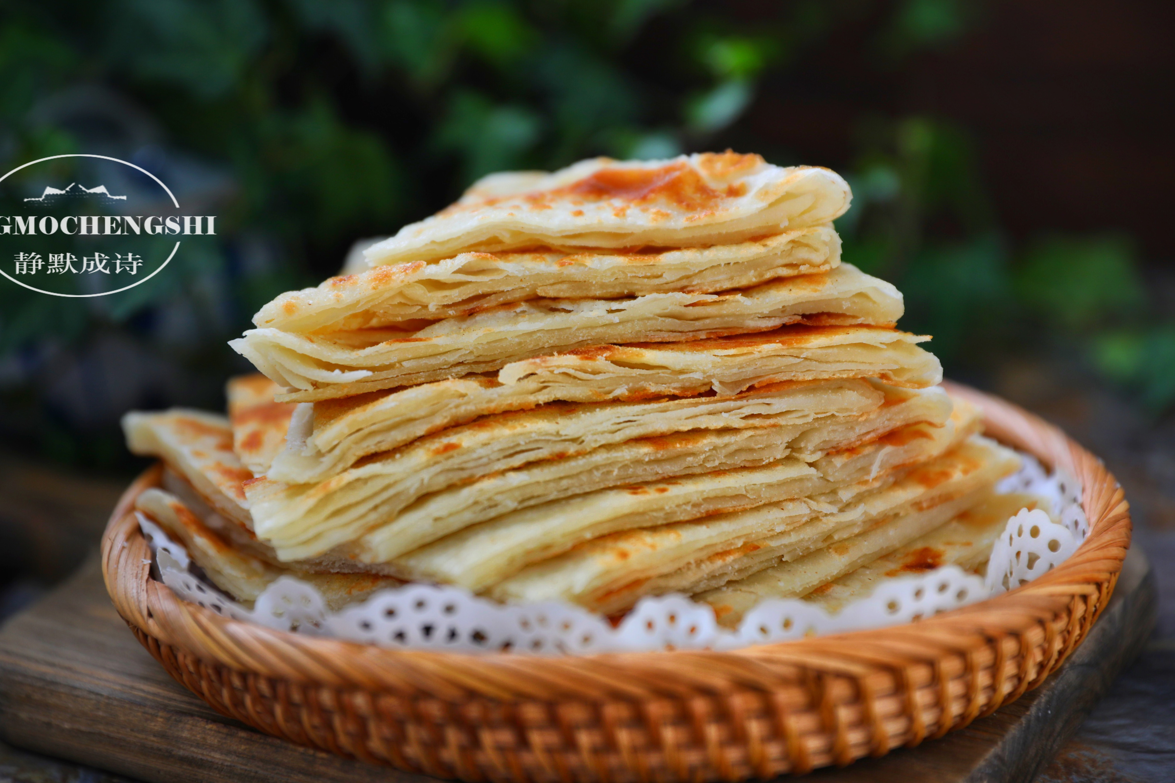 家常烙饼怎样酥香松软和面是关键,烙饼怎么和面才能外酥里嫩