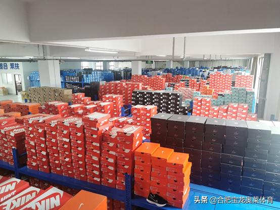 正品耐克阿迪达斯折扣店加盟,耐克阿迪达斯有加盟专柜吗