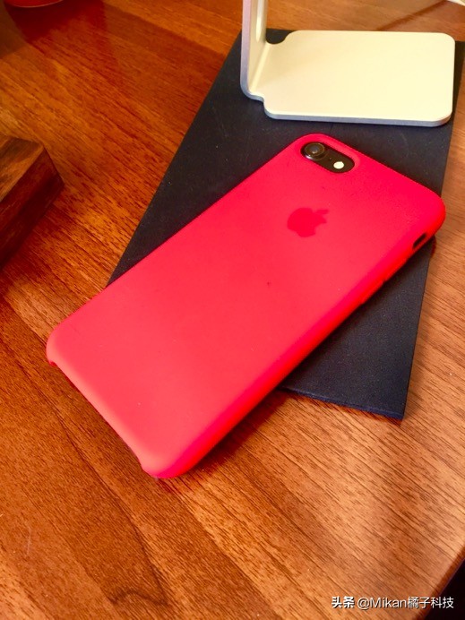 手机需要贴膜套壳吗,手机有必要贴膜戴保护壳吗