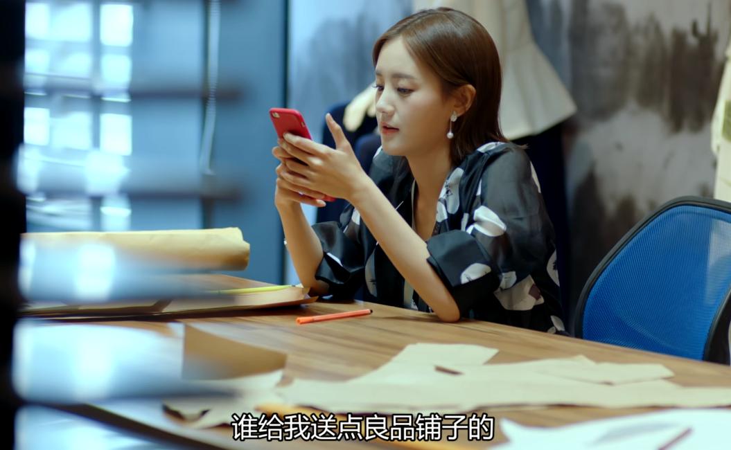 李一桐找陈建斌装大款,李一桐陈建斌爱情故事