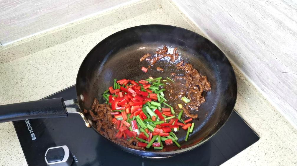 芹菜炒香干怎么做才能让香干入味,香干怎么炒不烂