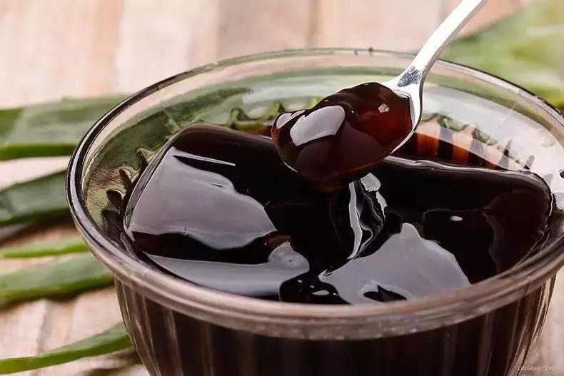 仙草、龟苓膏、西米...那些冰凉爽口的甜品都是用什么做的？