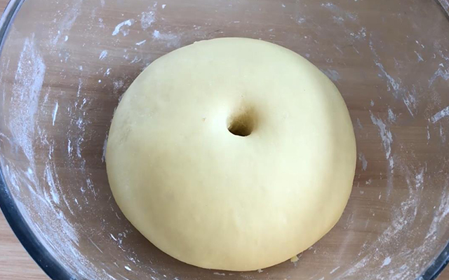 没有高筋面粉怎么用烤箱做面包,不用酵母粉就能做好吃的面包