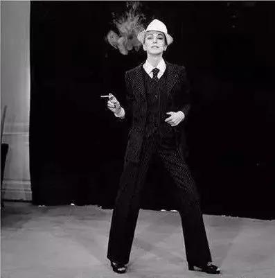 ysl经典设计作品,ysl设计理念与经典作品