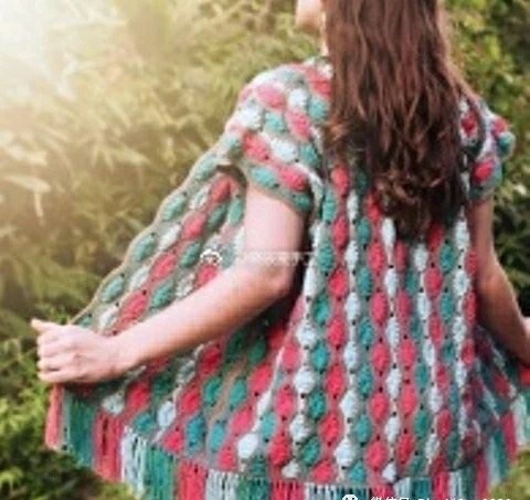 漂亮又好看的披肩视频,女士最漂亮的披肩外套