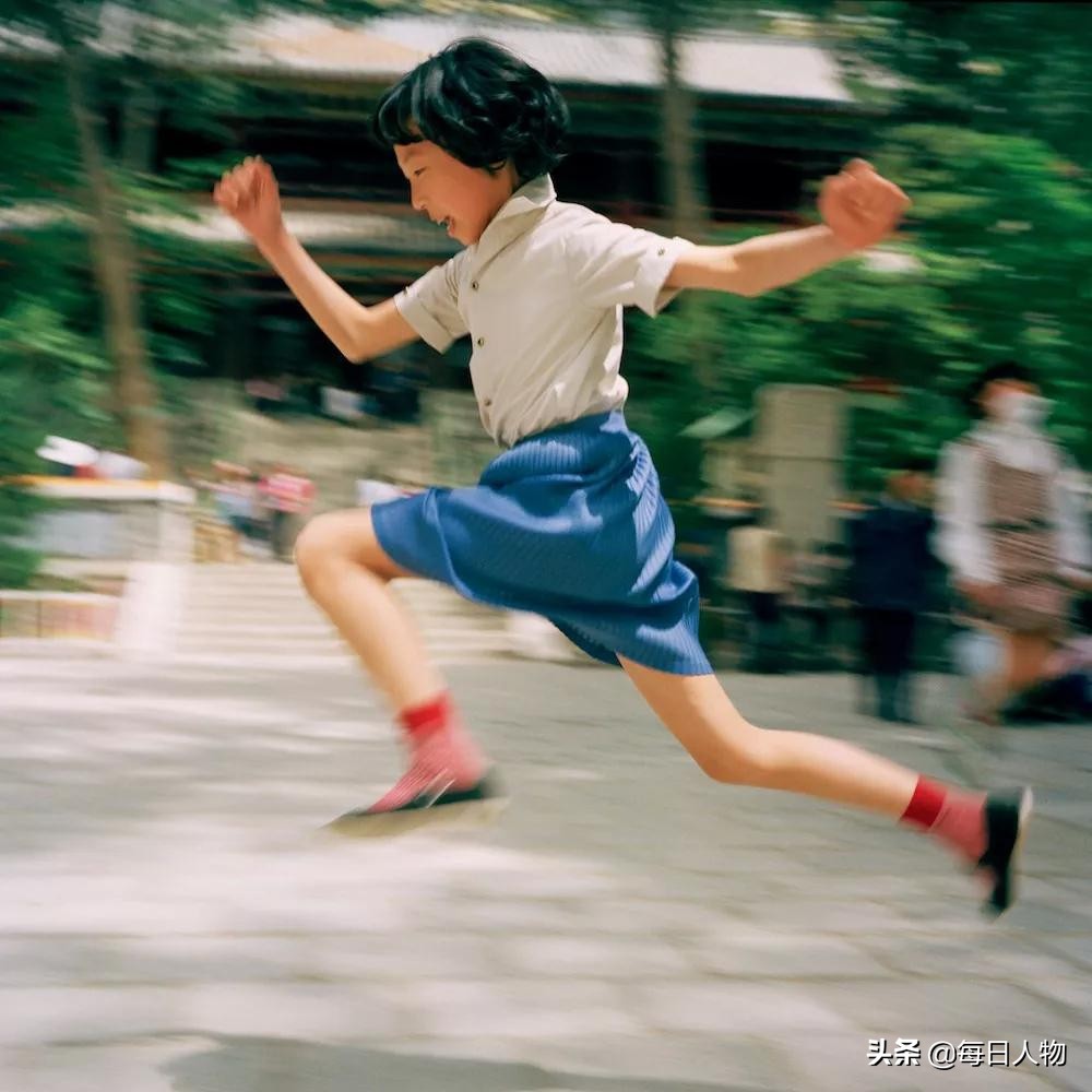 日本摄影师给中国儿童拍照,著名摄影师回忆第一次给孩子拍照