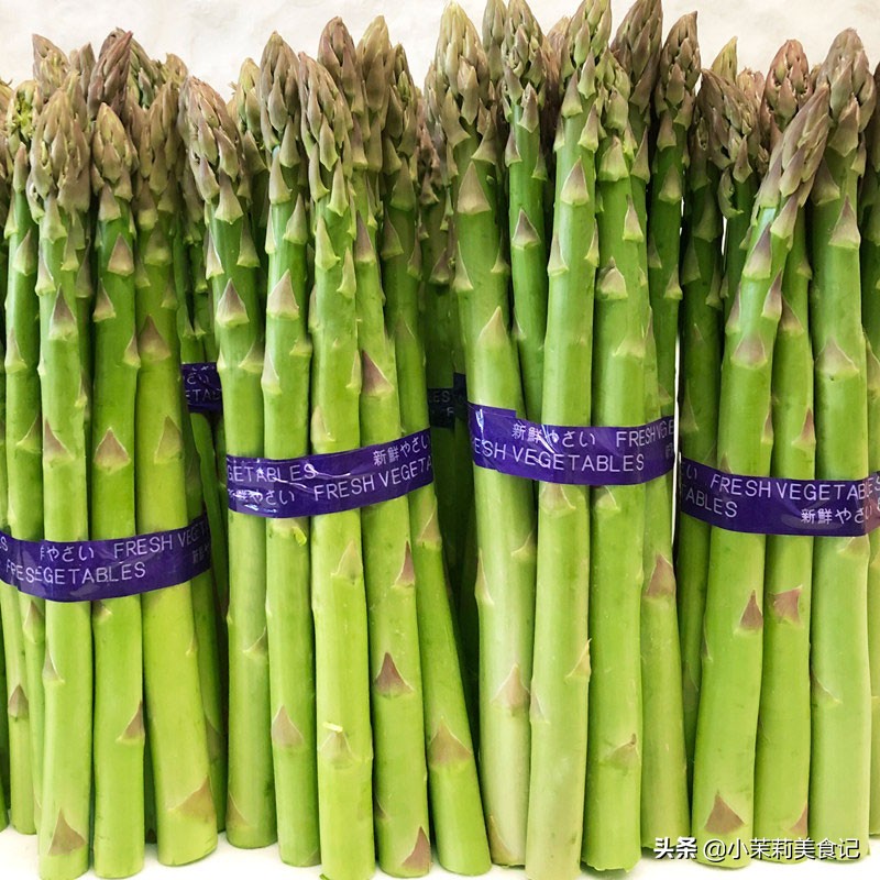买芦笋是大的好还是小的好,买芦笋时选白色的还是绿色的