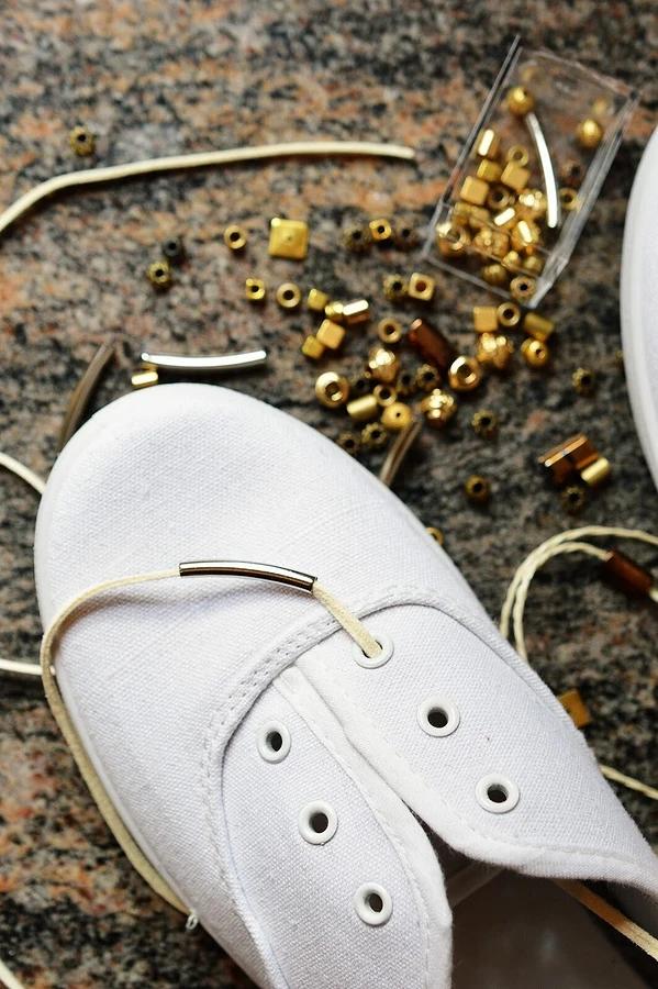 有鞋带的鞋子怎么穿更好看,一双鞋的鞋带