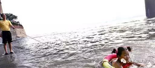 天机致敬父亲：你就是我心中的那座山