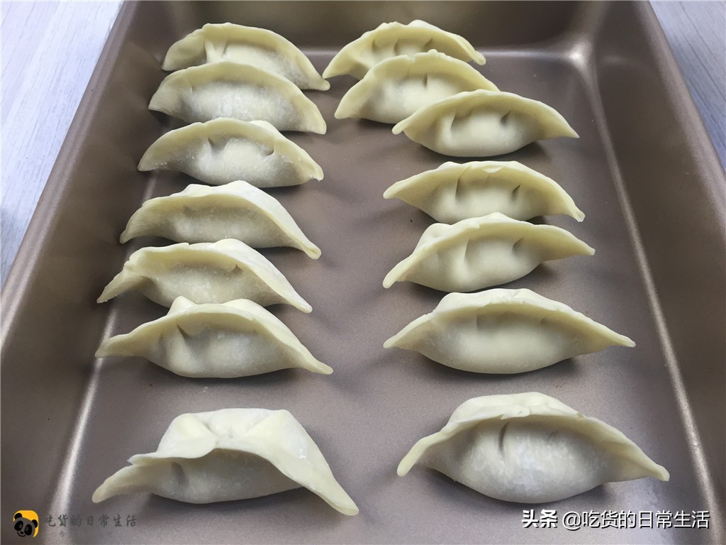 蒸饺子要不要先过水,饺子要怎么蒸才不粘锅