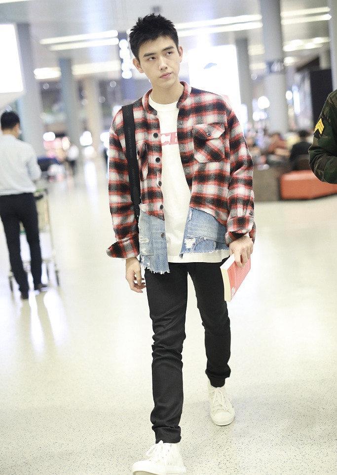 穿搭男生潮流大牌,男明星冬季最帅休闲运动穿搭