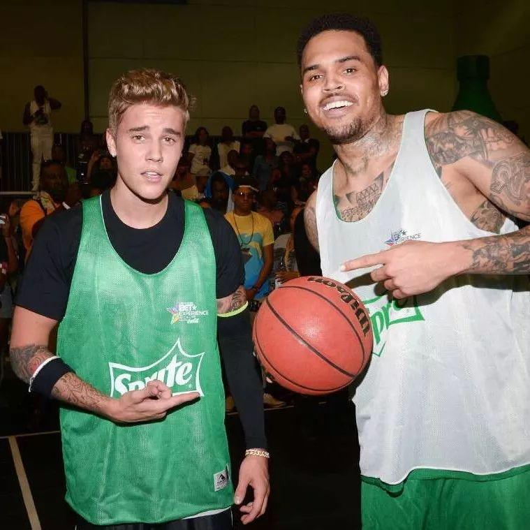 安踏冠军系列也开始发力了,openingceremony安踏联名