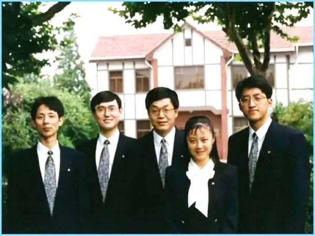 狮城舌战女辩手为什么不敢回国,狮城舌战的四位辩手的现状