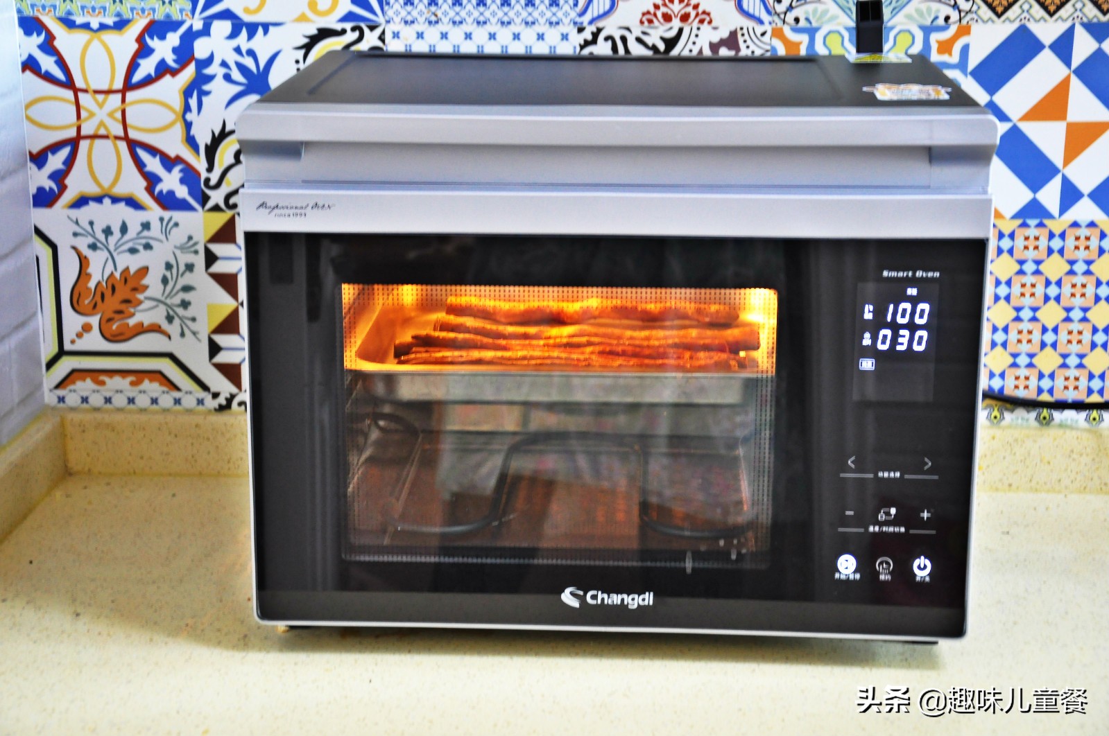 这种蔬菜代替翻糖和豆沙更健康，复活节咱们一起来做杯子蛋糕吧