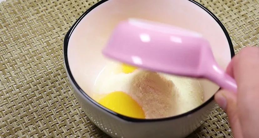 水蒸蛋又嫩又滑的正确做法宝宝吃,水蒸蛋怎么蒸得又嫩又滑宝宝吃