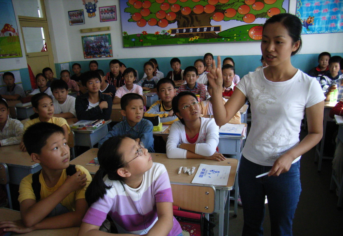小学英语教材怎么那么难,小学英语的教学关键是什么呢