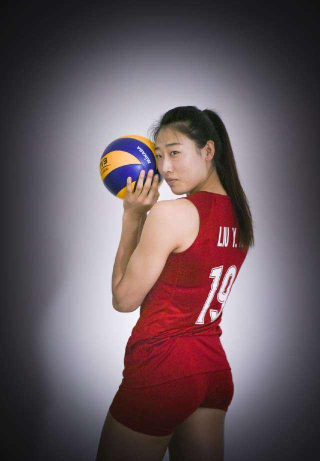 郎导训练女排视频,郎导刘晏含