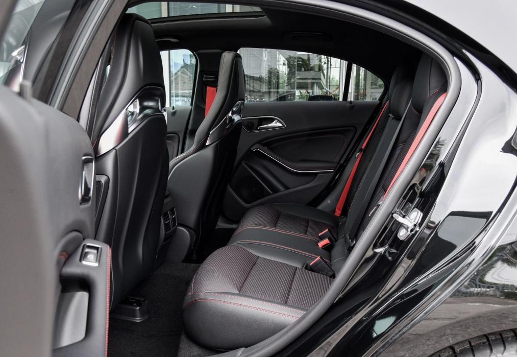 提速最快安全最高的两厢车,这款车7秒破百配四驱要火爆了