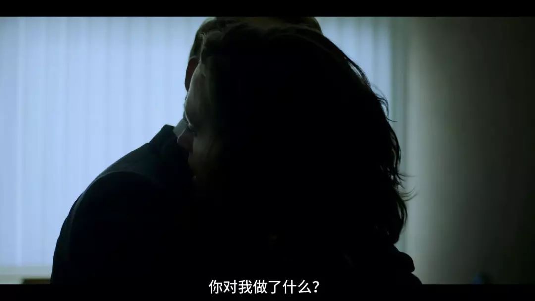 在这部电影中，满屏充满了欲望，在第一集就弄死了女主