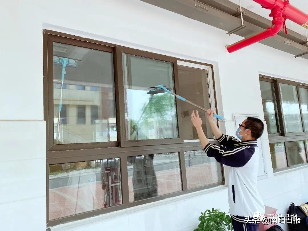 南阳完全中学校长,南阳市第一完全学校东大门图片