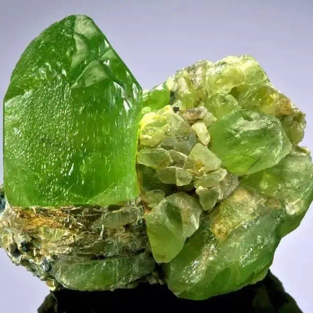 地上捡橄榄石，山上挖“战国红”，走，这个国庆到河北寻宝去