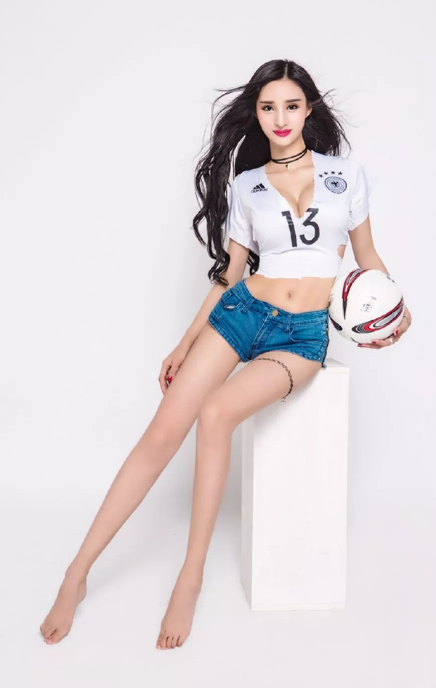 吴春怡足球图片,吴春怡抖音小视频